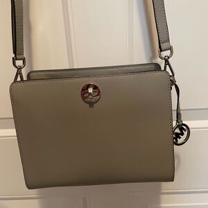 Michael Kors gray turn lock crossbody bag like new pebbles leather